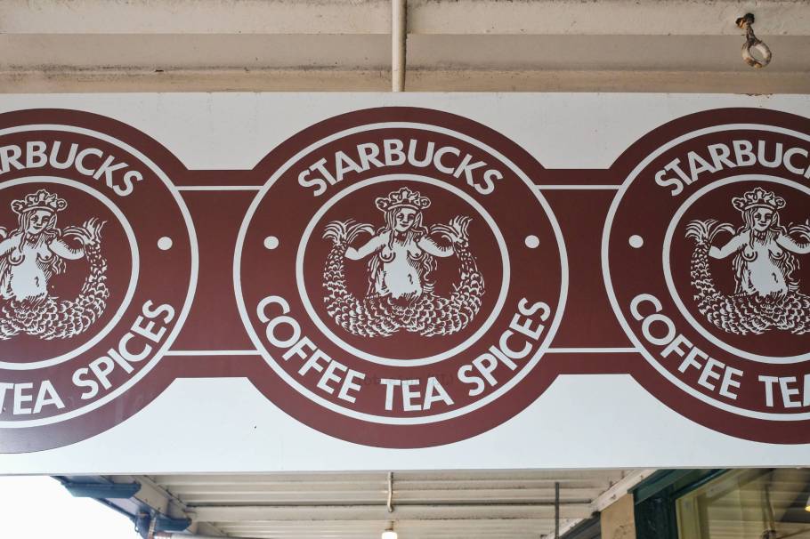 Pike Place, Virginia Street, Western Avenue, Pike Place Market, Victor Steinbrueck Park, Starbucks, Seattle, Washington, USA, fotoeins.com