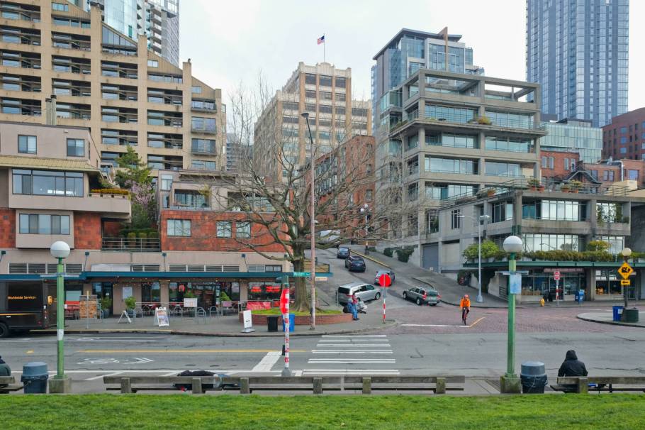 Pike Place, Virginia Street, Western Avenue, Pike Place Market, Victor Steinbrueck Park, Starbucks, Seattle, Washington, USA, fotoeins.com