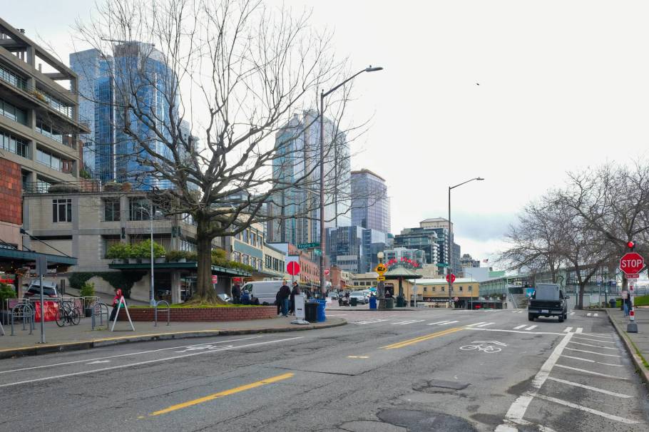 Pike Place, Virginia Street, Western Avenue, Pike Place Market, Victor Steinbrueck Park, Starbucks, Seattle, Washington, USA, fotoeins.com
