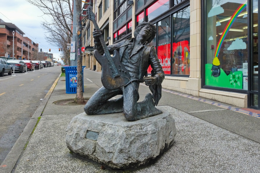 The Electric Lady Studio Guitar, Jimi Hendrix statue, Daryl Smith, Blick Art Materials, Broadway and Pine, Capitol Hill, Jimi Hendrix, Seattle, WA, USA, fotoeins.com