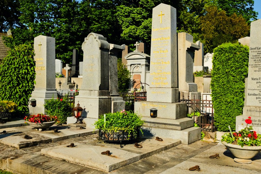 13. Bezirk, Hietzing, Friedhof Hietzing, Hietzing Cemetery, Friedhoefe Wien, Hietzing, Wien, Vienna, Austria, Oesterreich, fotoeins.com