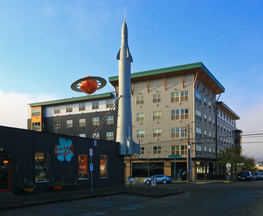 Saturn building, Fremont Rocket, Fremont, Seattle, Washington, USA, fotoeins.com