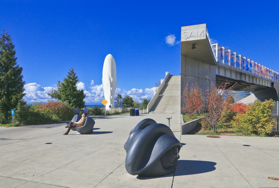 Eye Benches, Louise Bourgeois, Seattle Art Museum, Olympic Sculpture Park, Seattle, Washington, USA, fotoeins.com