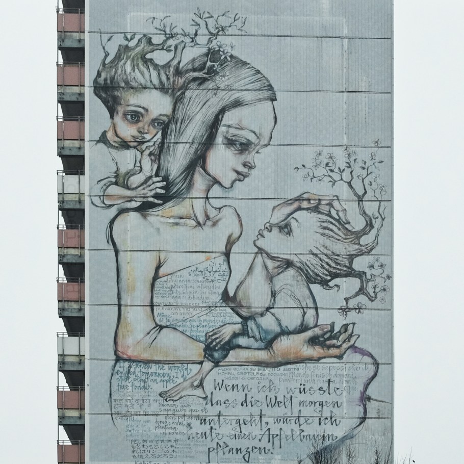 Herakut, Apfelbaum, Heinrich-Böll-Bibliothek, Prenzlauer Berg,  Berlin, Hauptstadt, Germany, Deutschland, fotoeins.com