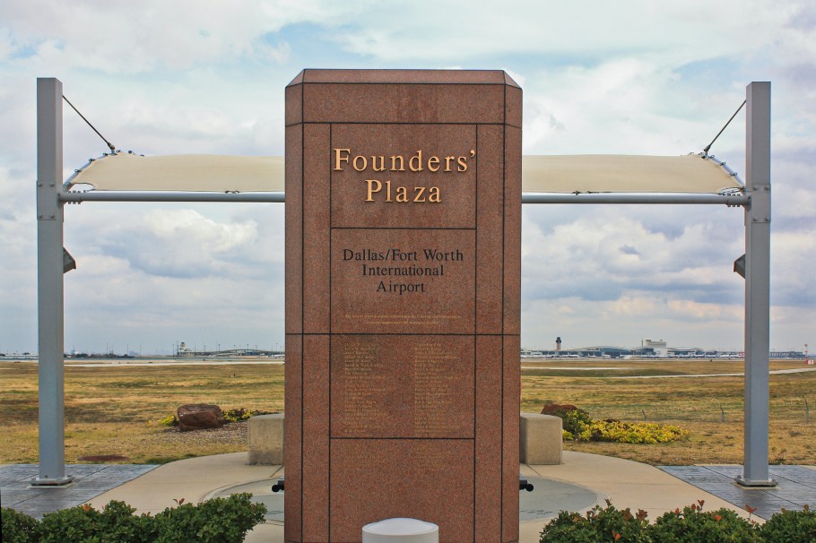 Founders Plaza, DFW airport, DFW, Dallas-Fort Worth, Dallas, Texas, USA, fotoeins.com