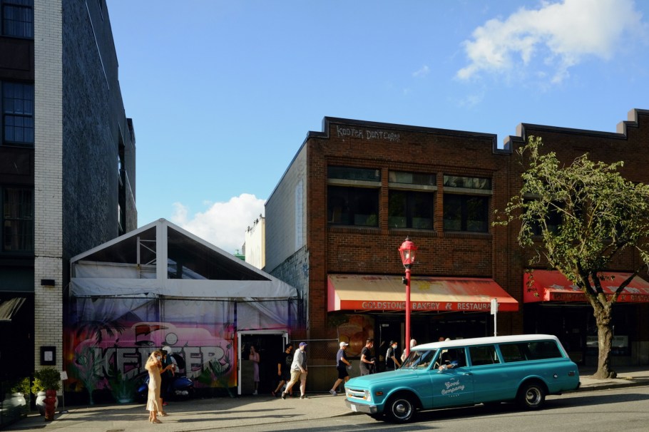 Chinatown, Keefer Yard, Goldstone Bakery, Vancouver, BC, Canada, fotoeins.com, Ektachrome 100SW