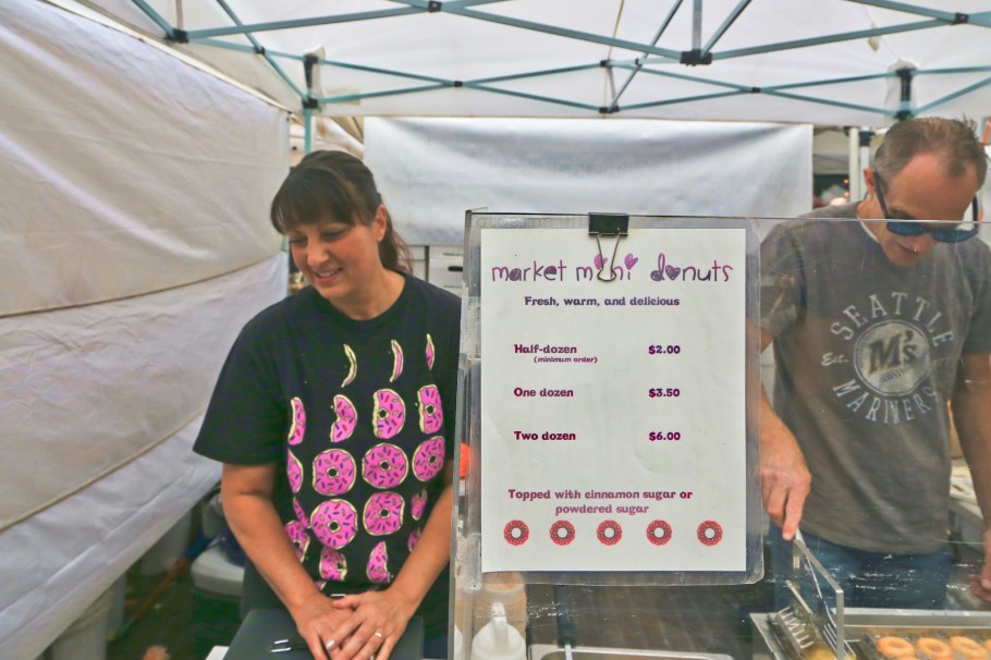 market mini donuts, Ballard Farmers Market, Ballard, Seattle, Washington, USA, fotoeins.com