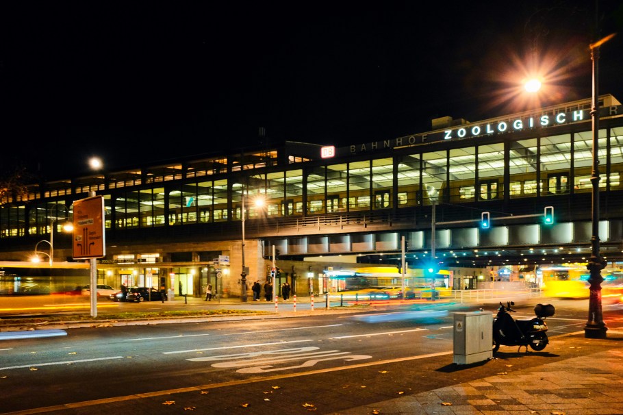 Zoologischer Garten, Zoo Station, Bahnhof Zoologischer Garten, Berlin, Hauptstadt, Germany, Deutschland, fotoeins.com