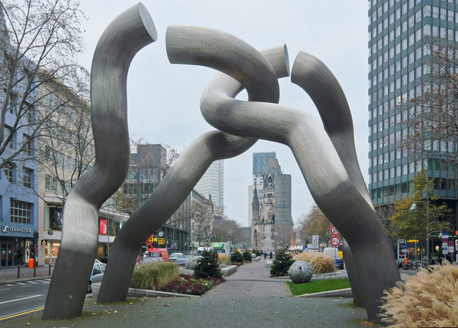 Berlin sculpture, Tauentzienstrasse, Charlottenburg, Brigitte Matschinsky-Denninghoff, Martin Matschinsky, Berlin, Germany, Deutschland, fotoeins.com