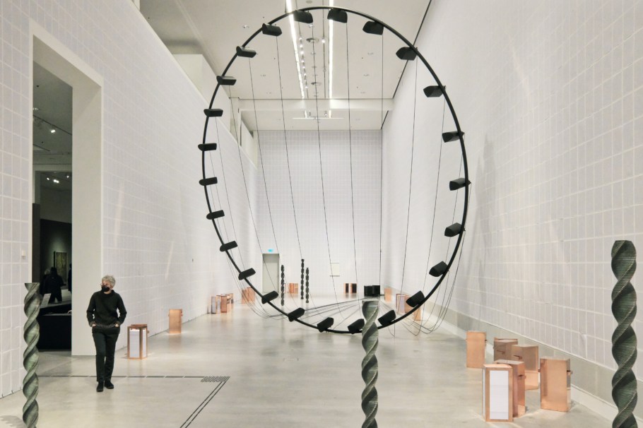 Clout-Count, Alicja Kwade, In Abwesenheit, In Absence, Berlinische Galerie, Berlin, Germany, Deutschland, fotoeins.com