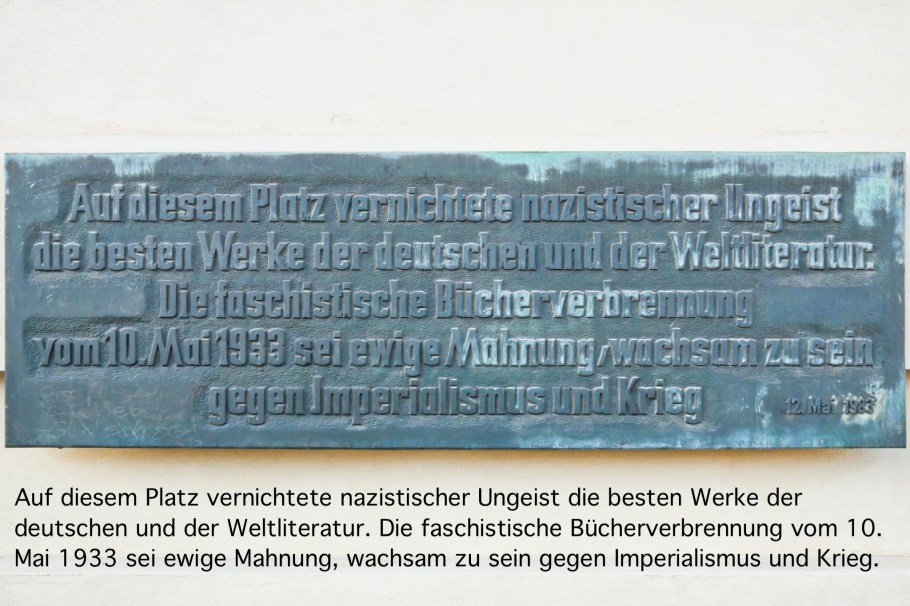 Juristische Fakultät, Humboldt-Universität zu Berlin, Humboldt University, Faculty of Law, Bebelplatz, Bibliothek, Versunkene Bibliothek, Denkmal zur Erinnerung an die Bücherverbrennung, Book Burning Memorial, Berlin, Hauptstadt, Germany, Deutschland, fotoeins.com