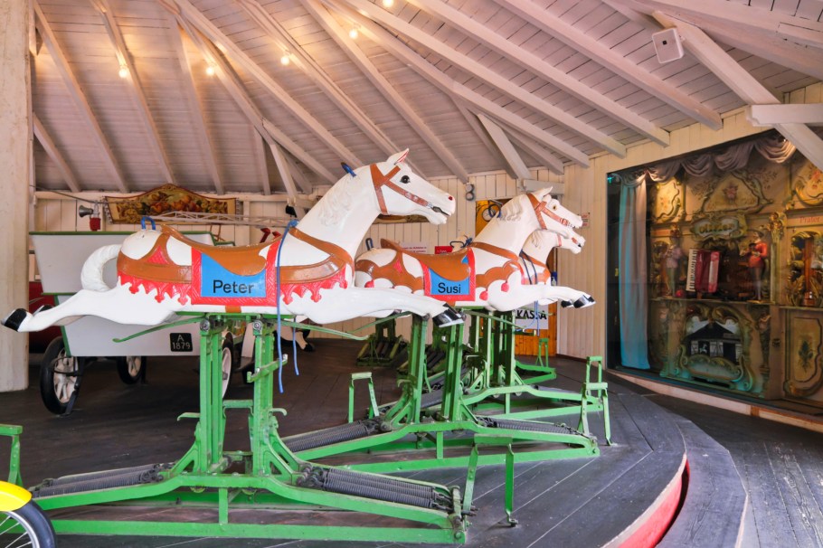 Park Hrabalek, Ringelspiel, carousel, merry-go-round, Böhmischer Prater, Bohemian Prater, Laaer Wald, Laa forest, 10. Bezirk, Favoriten, Wien, Vienna, Austria, Österreich, fotoeins.com