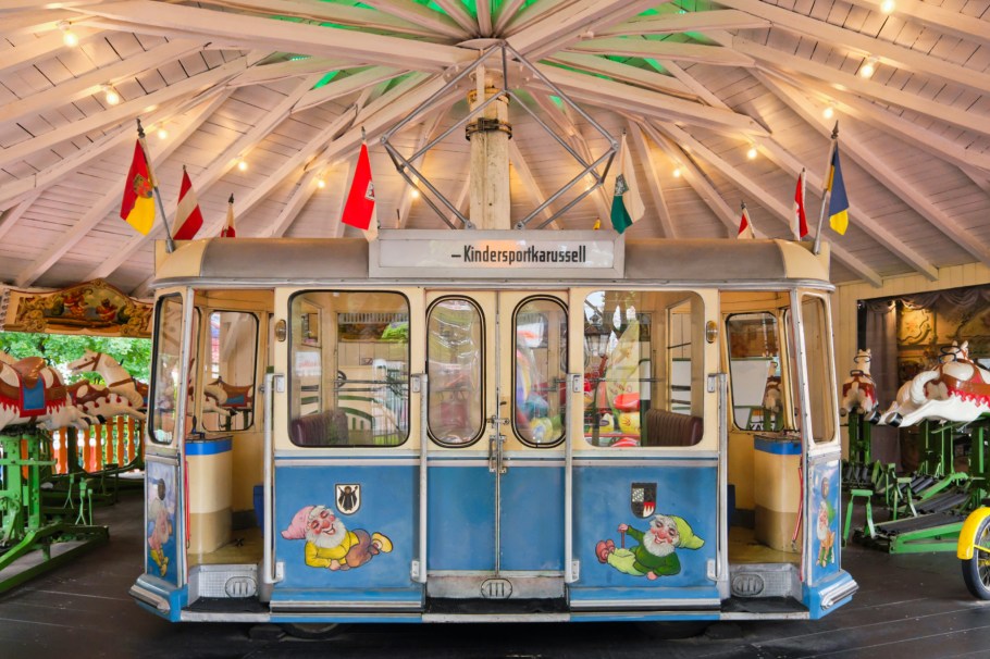 Park Hrabalek, Ringelspiel, carousel, merry-go-round, Böhmischer Prater, Bohemian Prater, Laaer Wald, Laa forest, 10. Bezirk, Favoriten, Wien, Vienna, Austria, Österreich, fotoeins.com