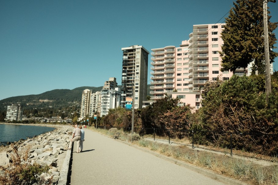 Villa Maris, Pink Palace, Centennial Seawalk, West Vancouver, Vancouver, BC, Canada, fotoeins.com