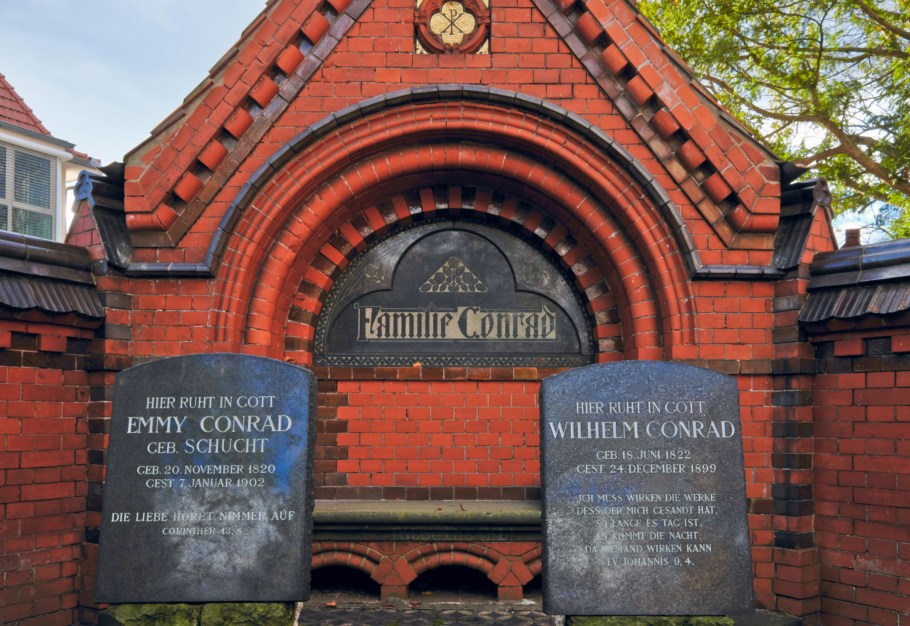 Wilhelm Conrad, Conrad-Gruft, Friedhof Wannsee II, Berlin, Germany, Deutschland, fotoeins.com