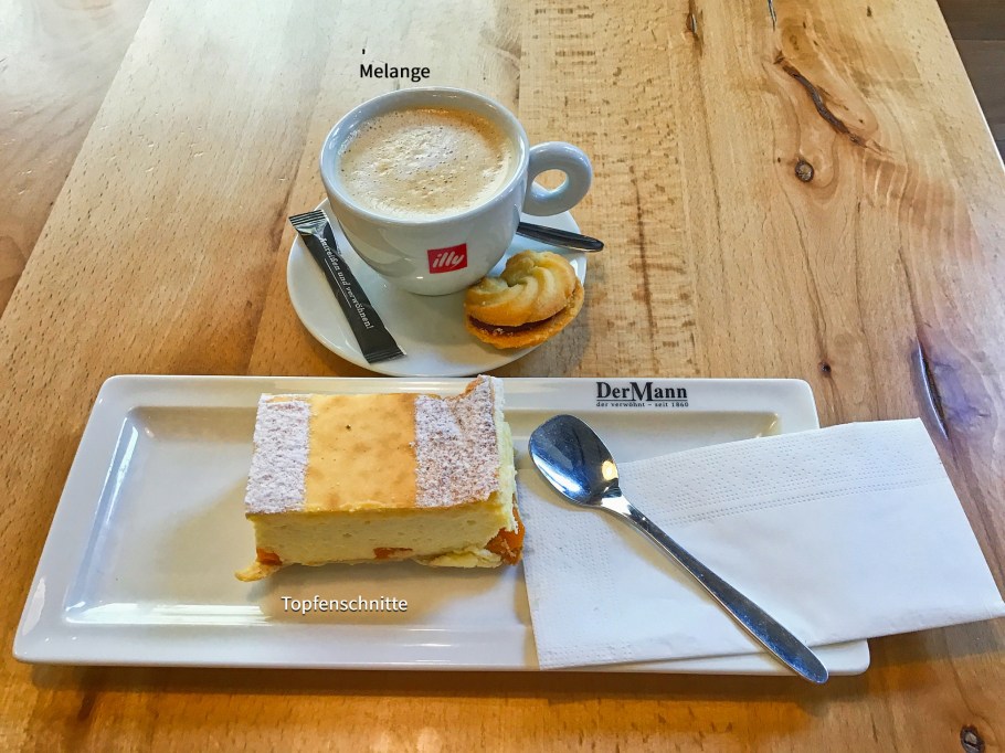 Der Mann der verwöhnt, Wien, Vienna, Austria, Österreich, fotoeins.com