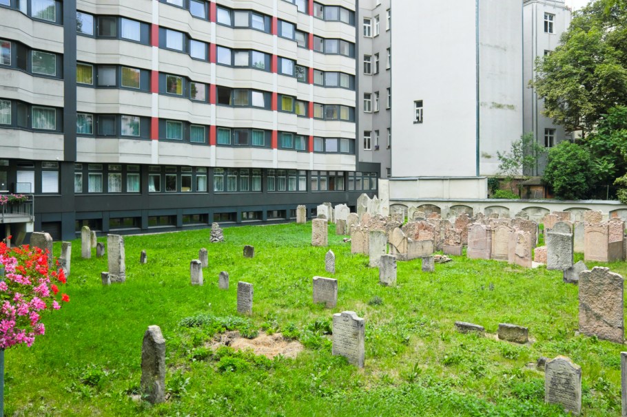 Haus Rossau, Häuser zum Leben, Jüdischer Friedhof Rossau, 9. Bezirk, Alsergrund, Wien, Vienna, Austria, Österreich, fotoeins.com