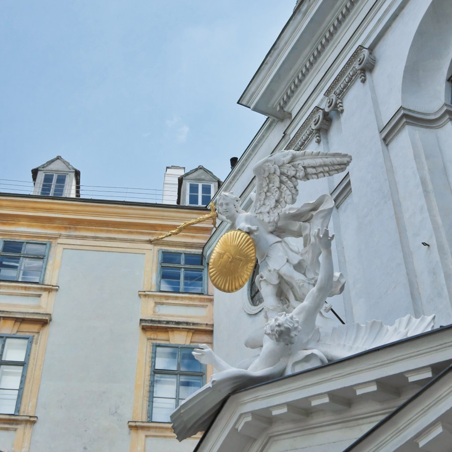 1. Bezirk, Innere Stadt, Michaelerkirche, St. Michael's Church, Archangel, Erzengel, Wien, Vienna, Austria, Österreich, fotoeins.com