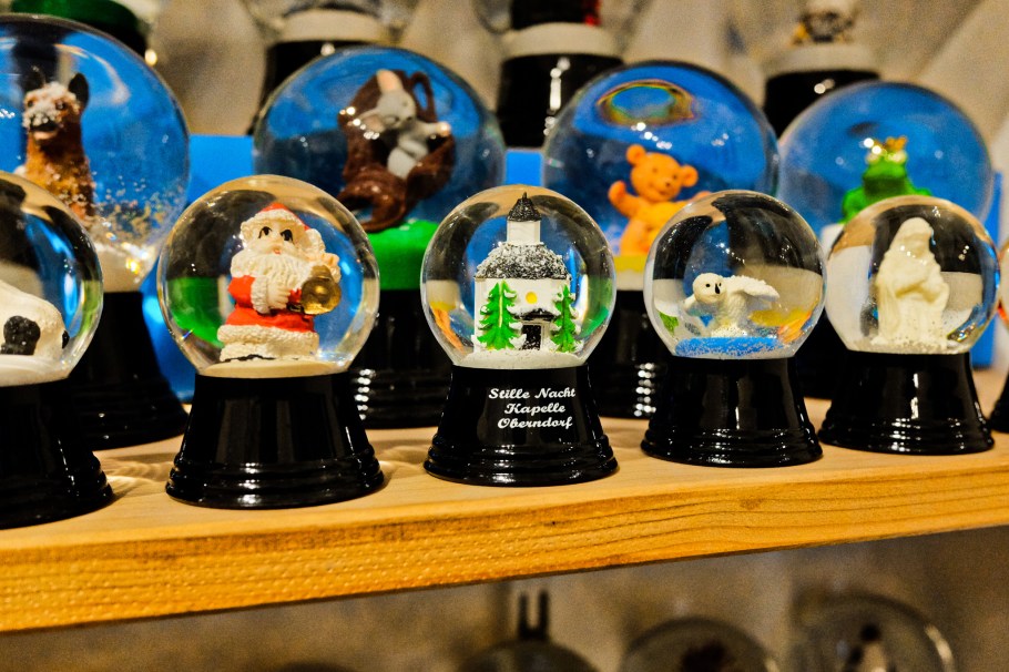 Original Wiener Schneekugelmanufaktur, Original Vienna Snowglobe Factory, 17. Bezirk, Hernals, Wien, Vienna, Austria, Österreich, fotoeins.com