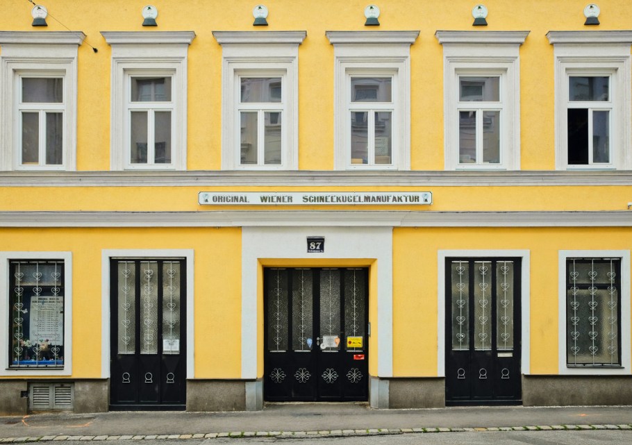 Schneekugelmanufaktur, Snowglobe Manufacture, snowglobe, 17. Bezirk, Hernals, Wien, Vienna, Austria, Österrreich, fotoeins.com