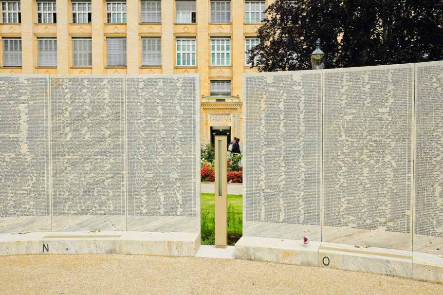 Shoah Namensmauern Gedenkstätte, Holocaust Wall of Names memorial site, Holocaust, Shoah, Ostarrichipark, 9. Bezirk, Alsergrund, Wien, Vienna, Austria, Österreich, fotoeins.com