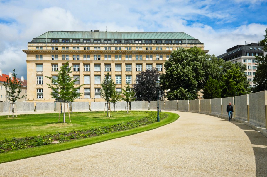Shoah Namensmauern Gedenkstätte, Holocaust Wall of Names memorial site, Holocaust, Shoah, Ostarrichipark, 9. Bezirk, Alsergrund, Wien, Vienna, Austria, Österreich, fotoeins.com