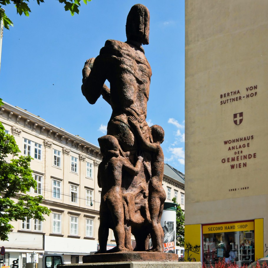 Bertha von Suttner Denkmal, 4. Bezirk, Wieden, Wien, Vienna, Austria, Österreich, fotoeins.com
