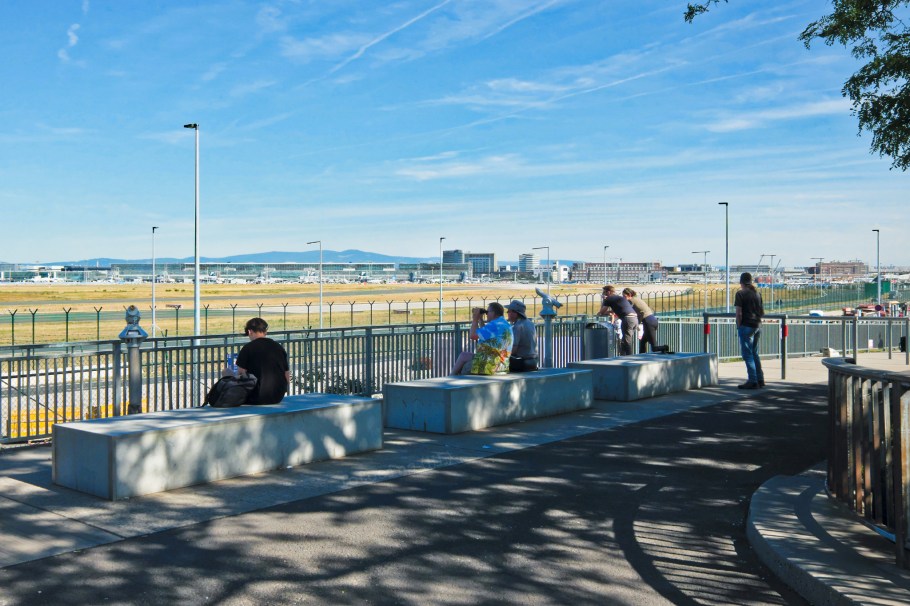 Aussichtsplattform Zeppelinheim, Spotting observation area, Flughafen Frankfurt am Main, Frankfurt am Main Airport, Zeppelinheim, Neu-Isenburg, Frankfurt am Main, Hesse, Hessen, Germany, Deutschland, fotoeins.com