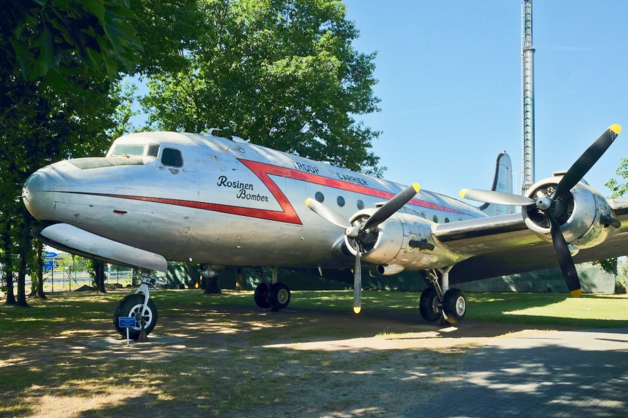 Berlin Airlift Memorial, Luftbrückendenkmal, Flughafen Frankfurt am Main, Frankfurt am Main Airport, Zeppelinheim, Neu-Isenburg, Frankfurt am Main, Hesse, Hessen, Germany, Deutschland, fotoeins.com