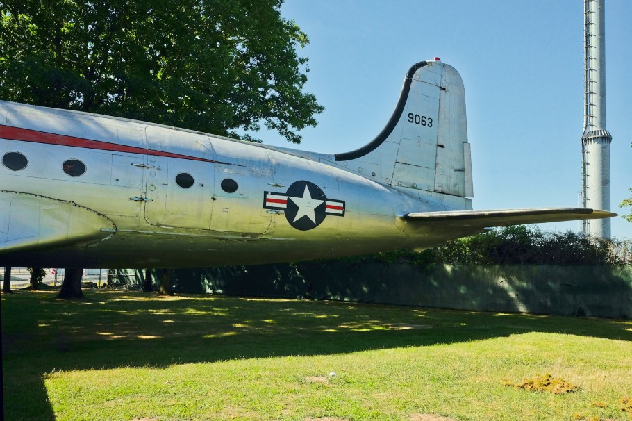 Berlin Airlift Memorial, Luftbrückendenkmal, Flughafen Frankfurt am Main, Frankfurt am Main Airport, Zeppelinheim, Neu-Isenburg, Frankfurt am Main, Hesse, Hessen, Germany, Deutschland, fotoeins.com