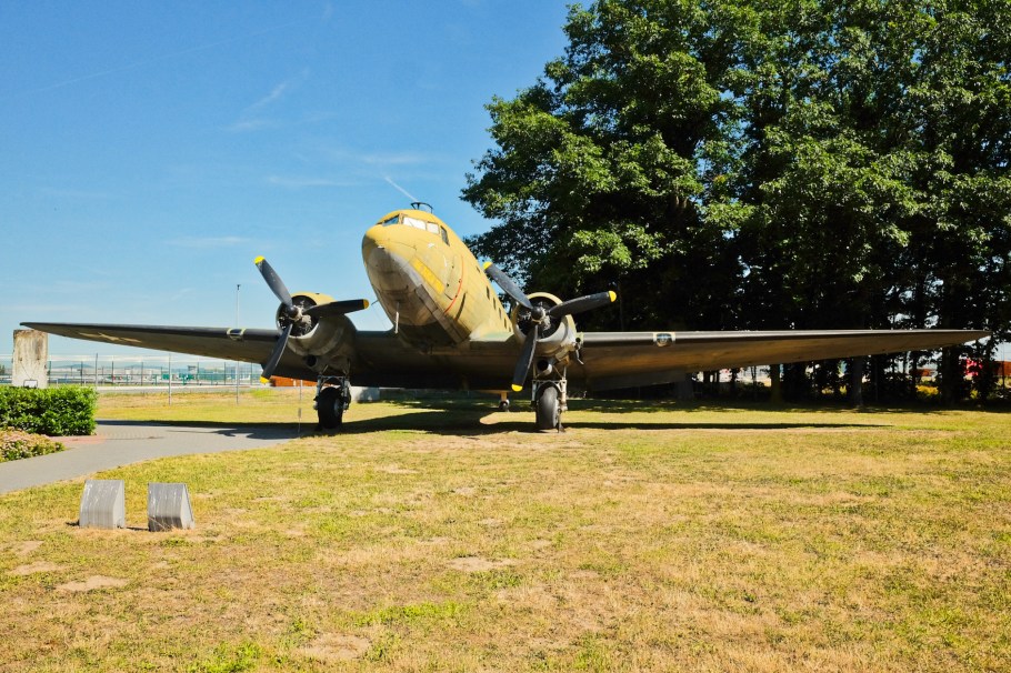 Berlin Airlift Memorial, Luftbrückendenkmal, Flughafen Frankfurt am Main, Frankfurt am Main Airport, Zeppelinheim, Neu-Isenburg, Frankfurt am Main, Hesse, Hessen, Germany, Deutschland, fotoeins.com
