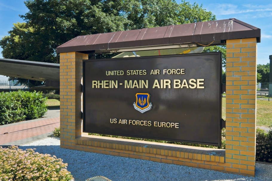 Berlin Airlift Memorial, Luftbrückendenkmal, Flughafen Frankfurt am Main, Frankfurt am Main Airport, Zeppelinheim, Neu-Isenburg, Frankfurt am Main, Hesse, Hessen, Germany, Deutschland, fotoeins.com