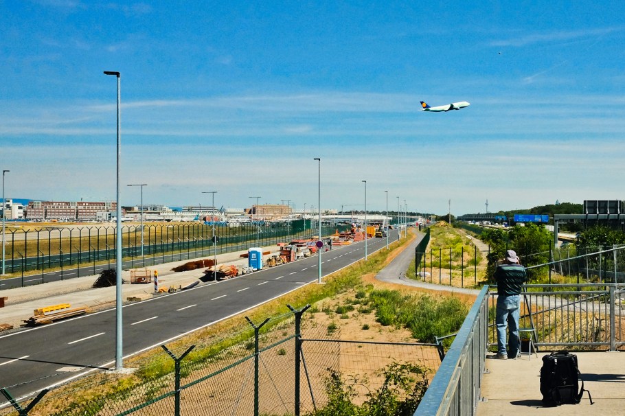 Aussichtsplattform Zeppelinheim, Spotting observation area, Flughafen Frankfurt am Main, Frankfurt am Main Airport, Zeppelinheim, Neu-Isenburg, Frankfurt am Main, Hesse, Hessen, Germany, Deutschland, fotoeins.com