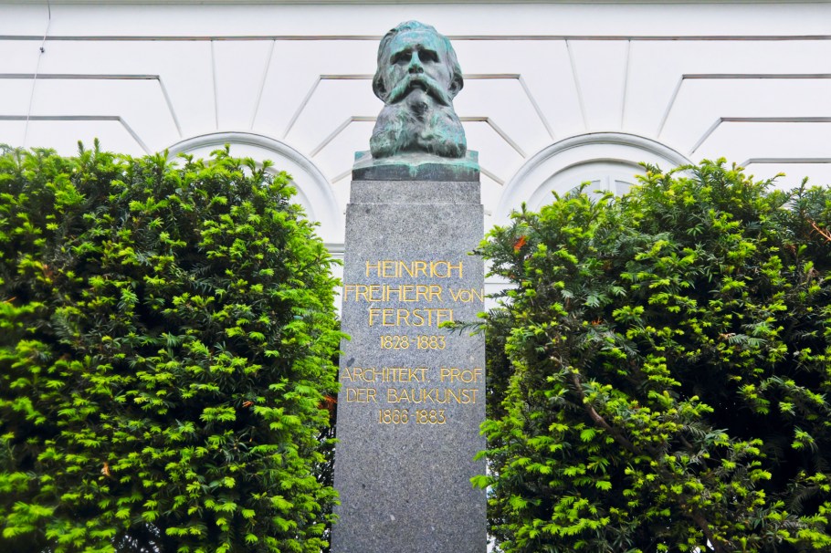Ferstel bust memorial, Technical University, Technische Universität, 4. Bezirk, Wieden, Wien, Vienna, Austria, Österreich, fotoeins.com