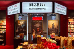 Dussmann Kulturkaufhaus, Berlin, Deutschland, Germany, fotoeins.com