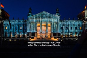 Platz der Republik, Reichstag, Wrapped Reichstag 1995-2025, Berlin, Deutschland, Germany, fotoeins.com