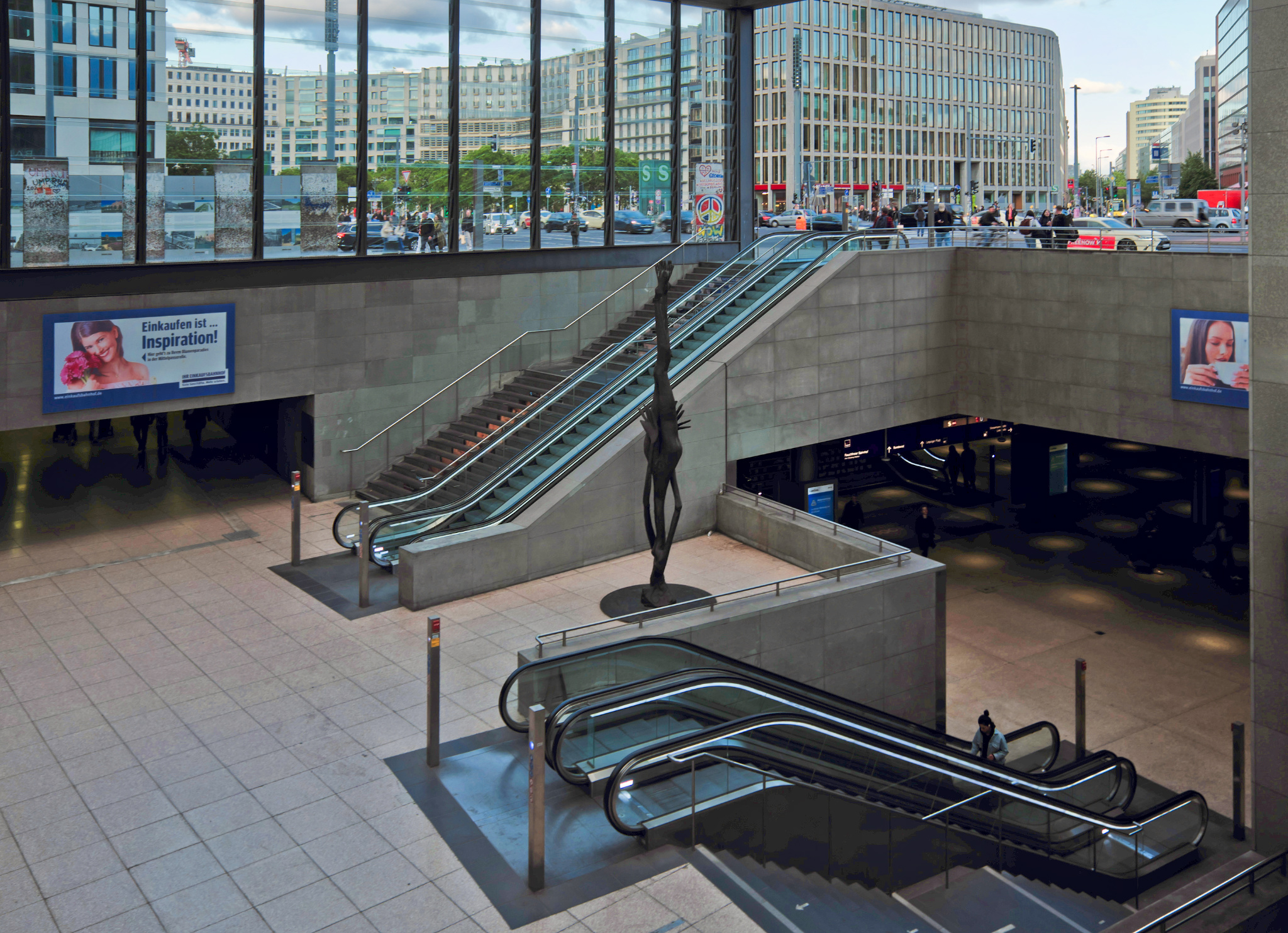 Potsdamer Platz, Bahnhof Potsdamer Platz, Giordano Bruno, Berlin, Germany, Deutschland, fotoeins.com