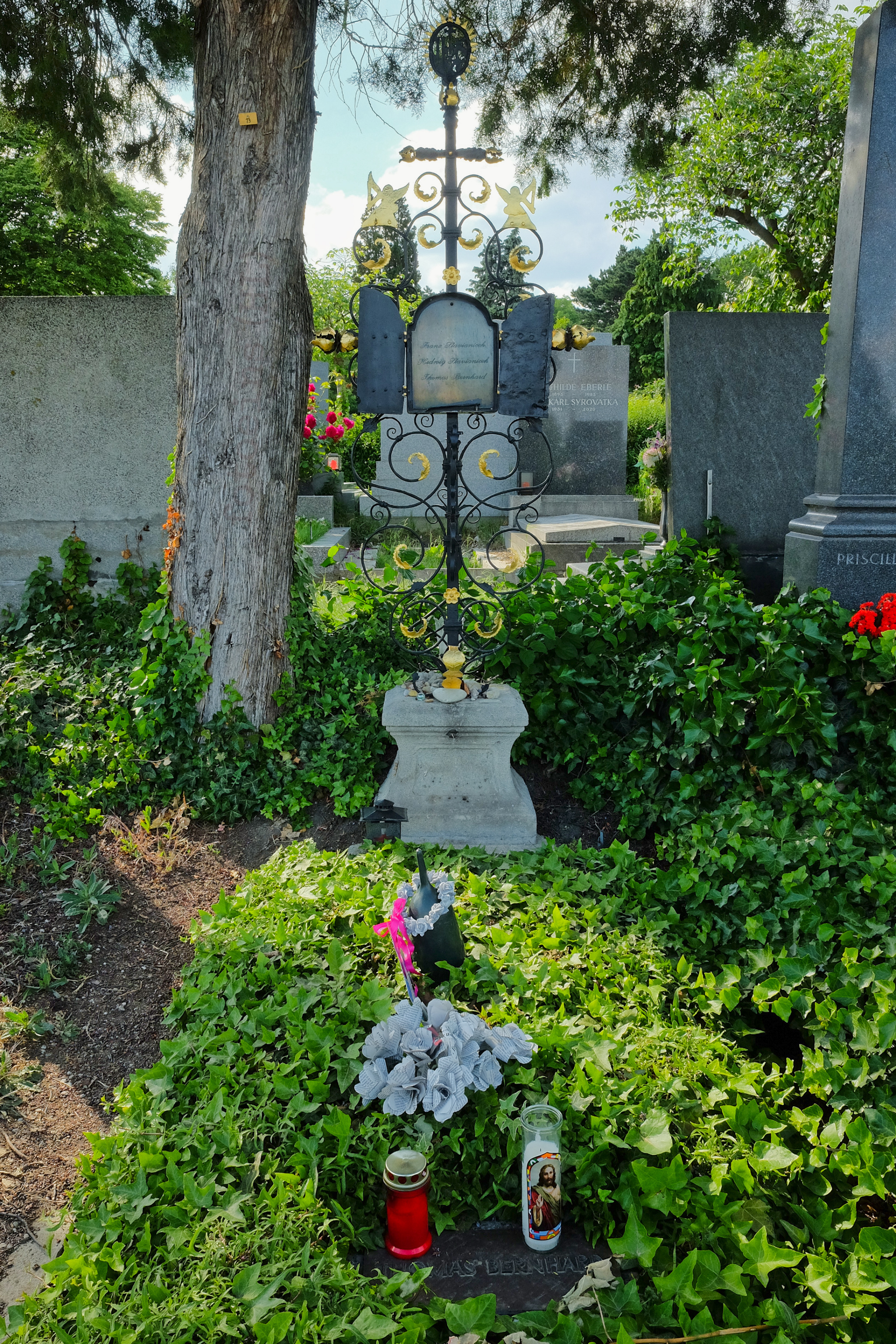 Grinzinger Friedhof, Friedhof Grinzing, Grinzing cemetery, Grinzing, 19. Bezirk, Döbling, Wien, Vienna, Austria, Österreich, fotoeins.com