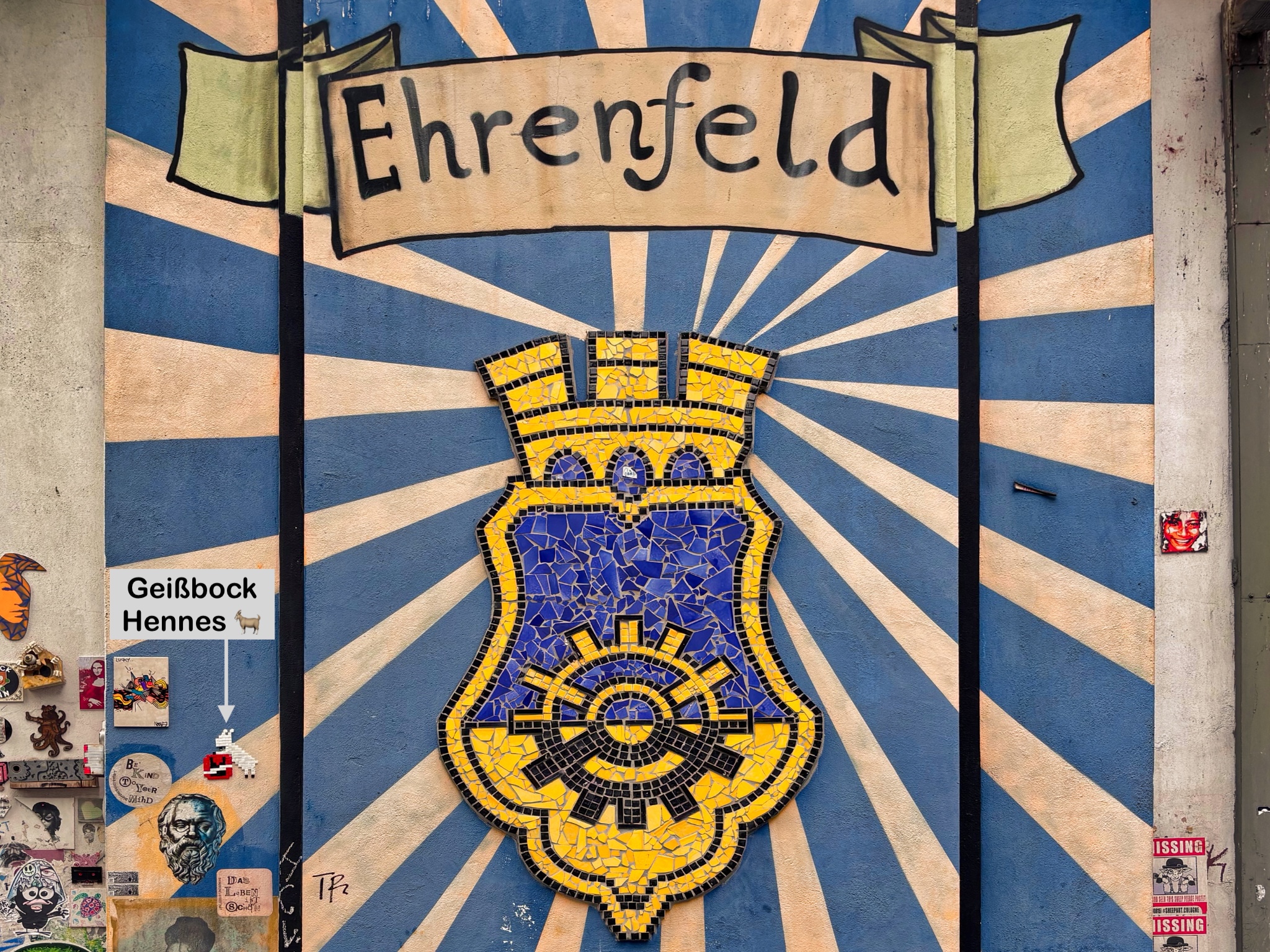Ehrenfeld mural, Bahnhof Ehrenfeld, Venloer Strasse, Ehrenfeld, Koeln, Cologne, Germany, fotoeins.com